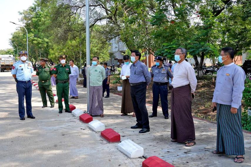 မကွေးတိုင်းဒေသကြီး ဝန်ကြီးချုပ် ဦးတင့်လွင် မကွေးတက္ကသိုလ်ဝန်းအတွင်း သန့်ရှင်းသာယာလှပရေး စုပေါင်းသန့်ရှင်းရေးပြုလုပ်နေမှုအား ကြည့်ရှုအားပေး